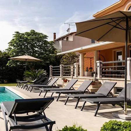 Mit Privatpool Fuer 14 Personen Ca 480 Qm In Pula-fondole, Istrien Istrische Riviera * 풀라