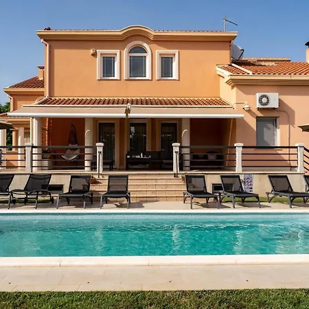 Dom wakacyjny Mit Privatpool Fuer 14 Personen Ca 480 Qm In Pula-fondole, Istrien Istrische Riviera